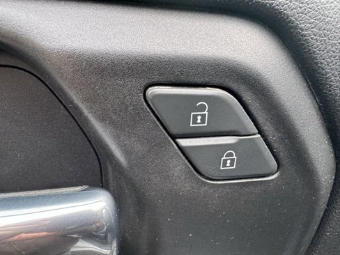 Used 2019 Chevrolet Silverado 1500 Custom image 12