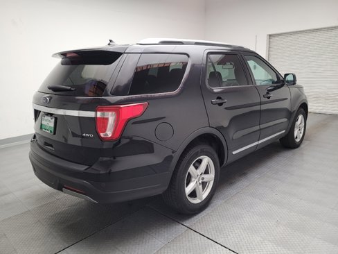 Used 2019 Ford Explorer XLT w/ Equipment Group 201A image 9