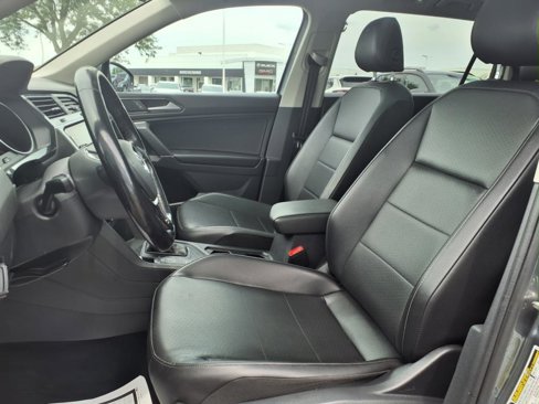 Used 2018 Volkswagen Tiguan SEL image 11