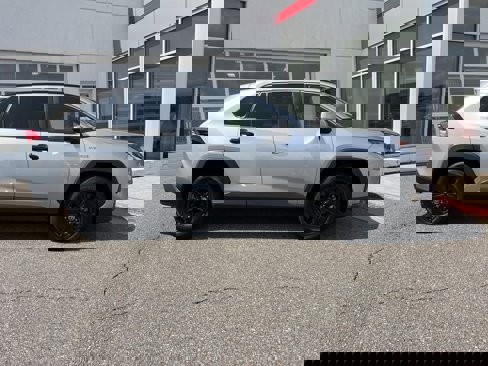 Certified 2019 Toyota RAV4 LE image 5