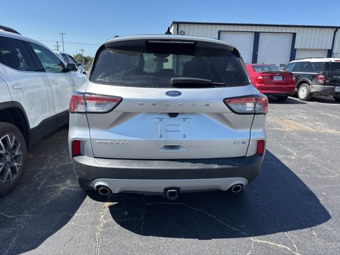 Used 2020 Ford Escape Titanium image 4