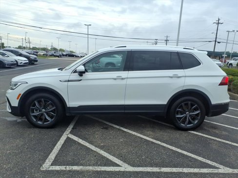 Certified 2022 Volkswagen Tiguan SE image 4