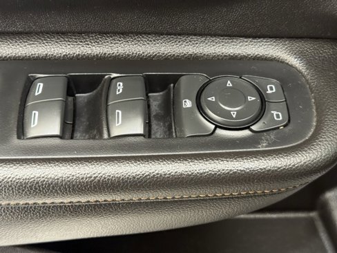 Used 2021 GMC Terrain SLT image 23