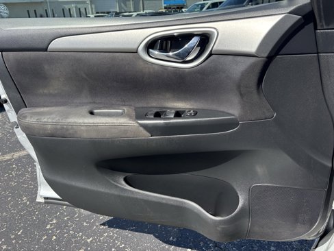 Used 2013 Nissan Sentra SV image 15