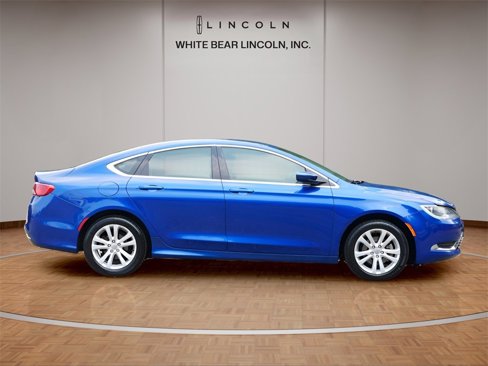 Used 2015 Chrysler 200 Limited image 4
