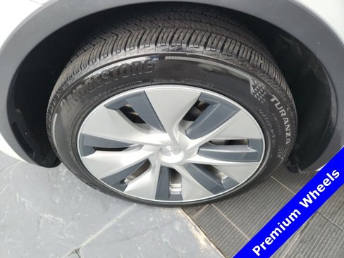 Used 2020 Tesla Model Y Long Range image 6