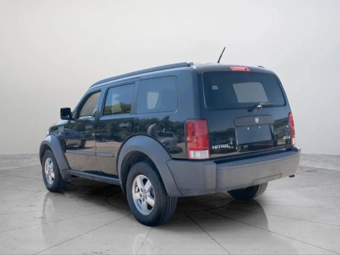 Used 2007 Dodge Nitro SXT image 5