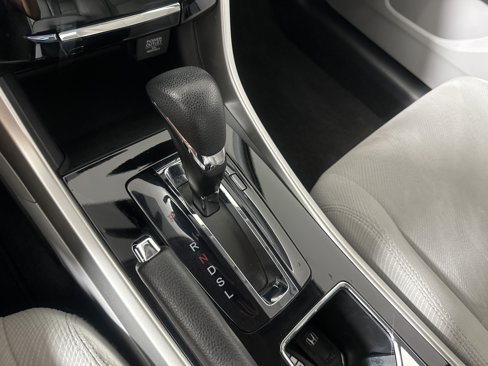 Used 2016 Honda Accord EX image 17
