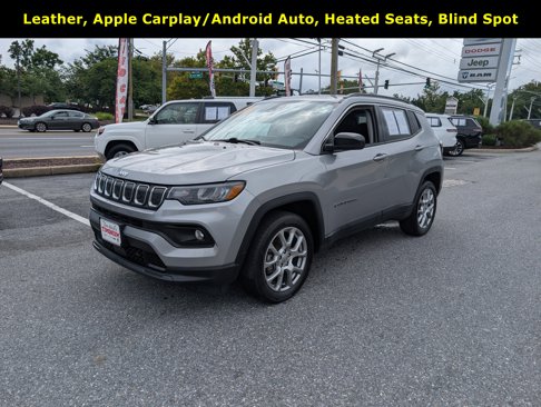 Used 2022 Jeep Compass Latitude image 1