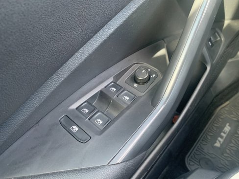 Used 2019 Volkswagen Jetta image 20