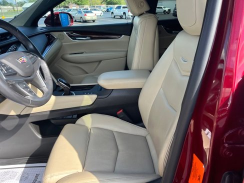 Used 2017 Cadillac XT5 Luxury w/ Driver Awareness Package image 20