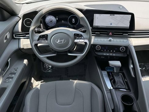 Used 2024 Hyundai Elantra SEL image 13