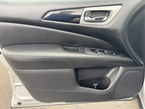 Used 2018 Nissan Pathfinder S image 13