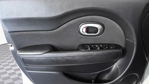 Used 2018 Kia Soul image 19