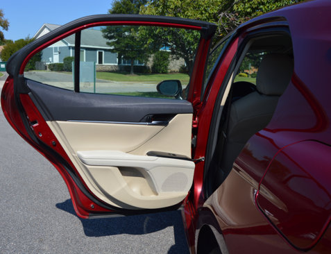 Used 2020 Toyota Camry LE image 13