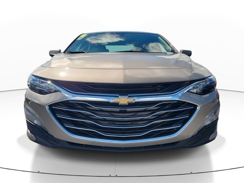 Used 2024 Chevrolet Malibu LT image 2