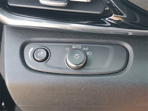 Certified 2025 Buick Envista Sport Touring w/ Convenience II Package image 25