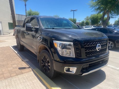 Used 2017 Nissan Titan PRO-4X image 2