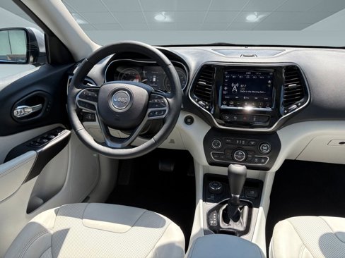 Used 2019 Jeep Cherokee Limited w/ Luxury Group image 24