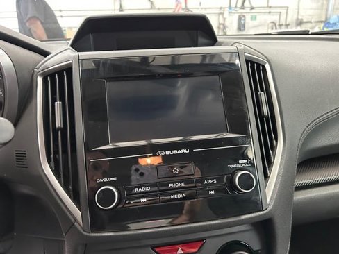 Used 2018 Subaru Crosstrek 2.0i Premium image 13