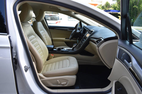 Used 2016 Ford Fusion SE w/ Equipment Group 202A image 8