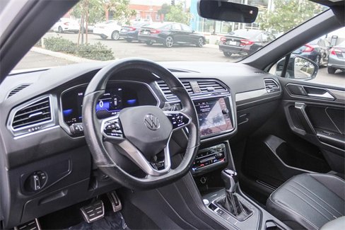 Used 2022 Volkswagen Tiguan SE R-Line image 23