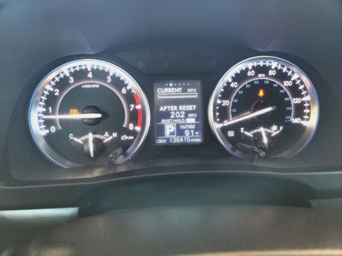 Used 2015 Toyota Highlander LE image 18