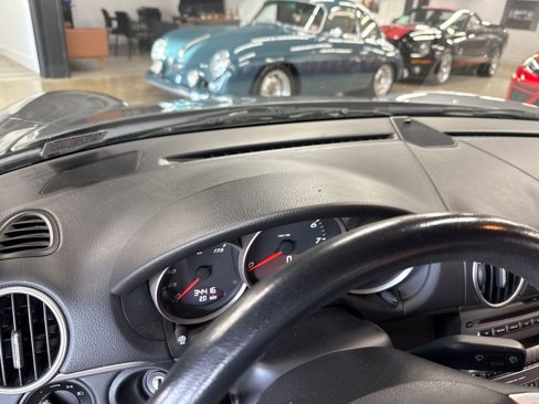 Used 2005 Porsche Boxster image 39