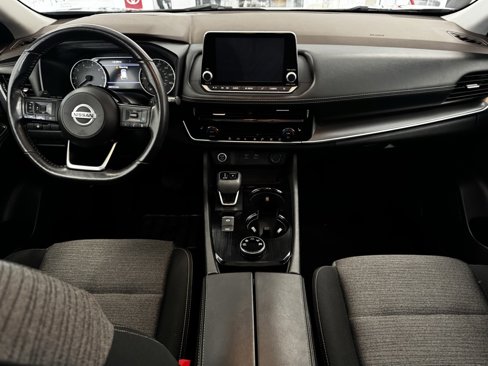 Used 2021 Nissan Rogue SV image 5