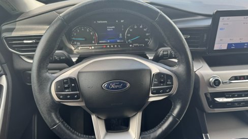Certified 2022 Ford Explorer XLT w/ Equipment Group 202A image 25