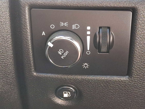 Used 2019 Jeep Grand Cherokee Limited image 24
