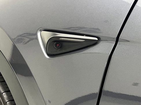 Used 2023 Tesla Model Y Performance image 29