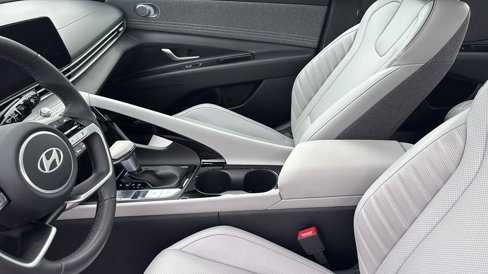 Used 2024 Hyundai Elantra Limited image 23