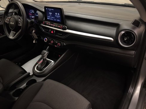 Used 2022 Kia Forte LXS image 24