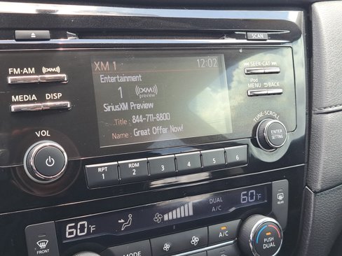 Used 2017 Nissan Rogue SV image 25