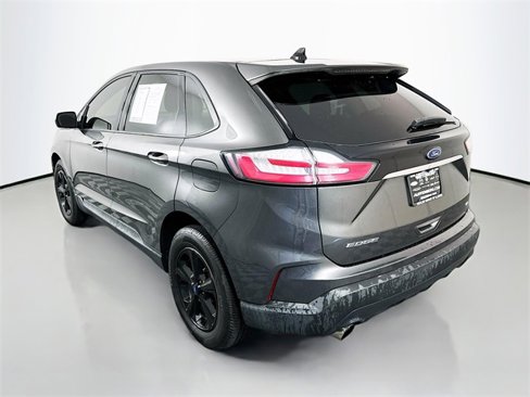 Used 2019 Ford Edge SE image 5