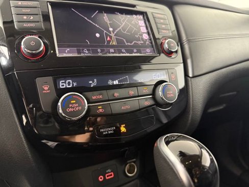 Used 2020 Nissan Rogue SL image 24