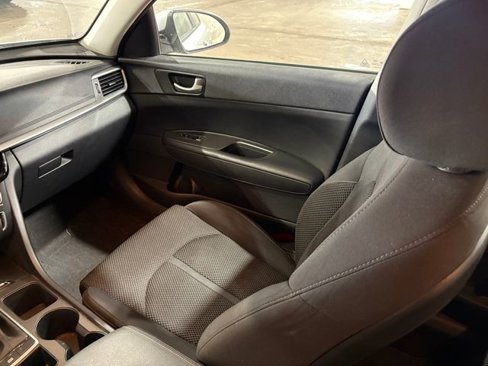 Used 2019 Kia Optima LX image 17