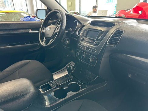 Used 2014 Kia Sorento LX image 32
