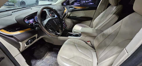 Used 2017 Lincoln MKC Select w/ Select Plus Package image 19