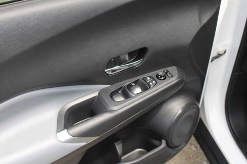 Used 2022 Nissan Kicks SR w/ Premium Package image 18