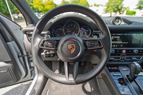 Certified 2023 Porsche Macan image 28