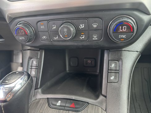 Used 2019 GMC Acadia SLT image 11