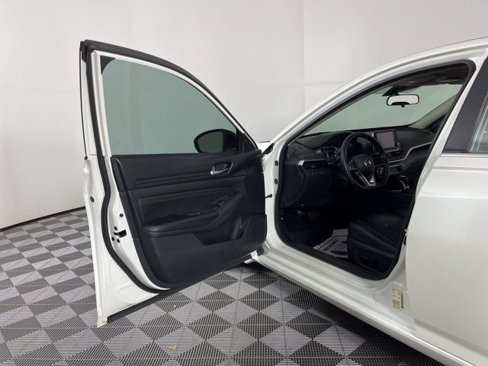 Used 2020 Nissan Altima 2.5 SR image 16