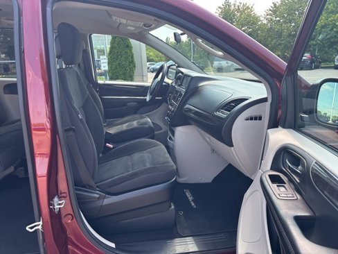 Used 2017 Dodge Grand Caravan SE w/ Power Window Group image 18