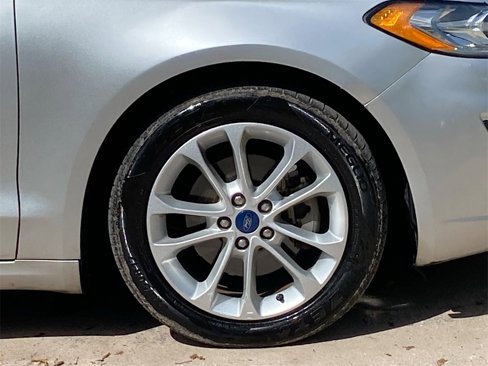 Used 2019 Ford Fusion SE image 9