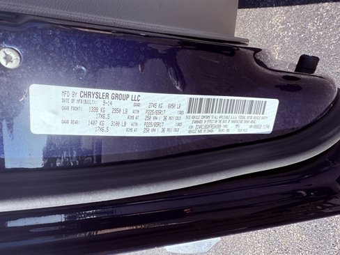 Used 2015 Chrysler Town & Country Touring image 22