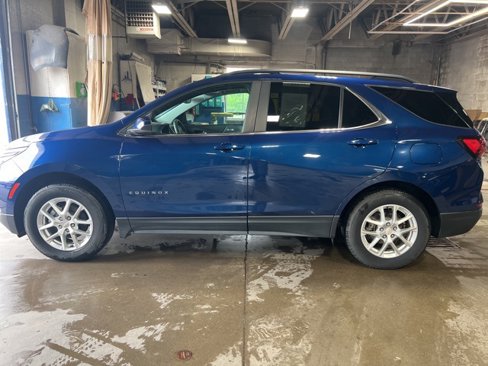 Used 2022 Chevrolet Equinox LT image 2