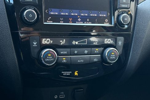 Used 2021 Nissan Rogue Sport SV image 26