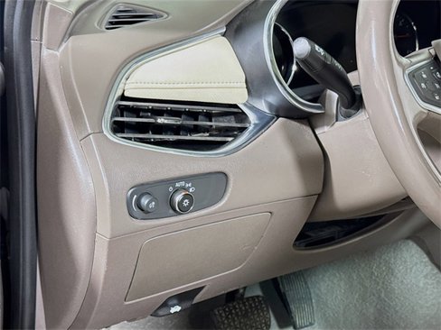 Used 2022 Chevrolet Malibu Premier image 8